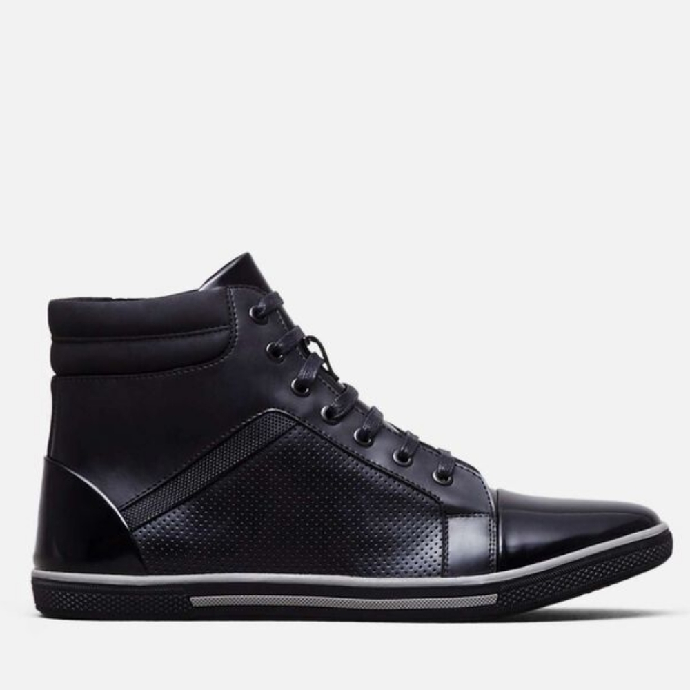 "All Crown Up" Black Sneaker